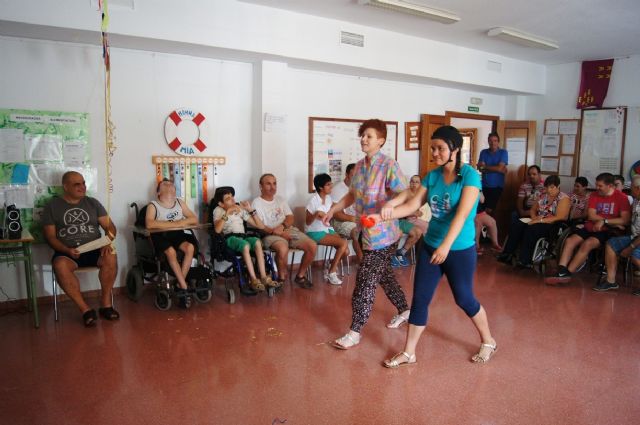 Se realizará un programa de 'Participación de voluntariado universitario en proyectos de intervención social con personas mayores dependientes, discapacidad intelectual y enfermos mentales'
