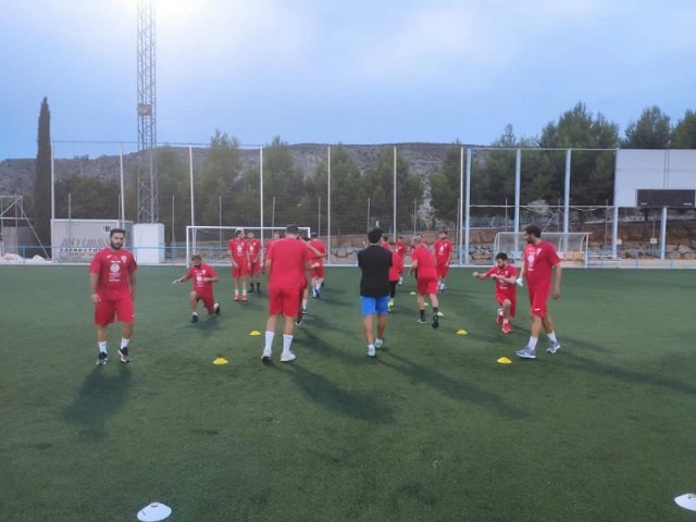 Las instalaciones de la Concejalía de Deportes acogen desde el pasado lunes los entrenamientos del equipo de Tercera División, Olímpico Club de Fútbol