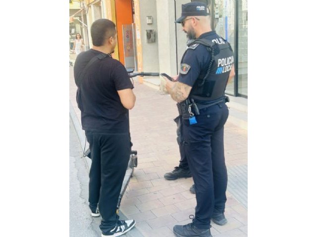 La Policía Local reitera la necesidad de conocer las nuevas normas de tráfico para patinetes, bicicletas y motocicletas que entran en vigor el 1 de octubre de 2026