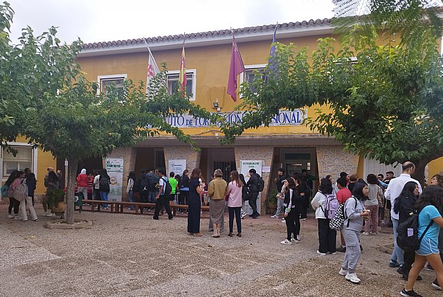 Día Mundial de la Alimentación: fomentando hábitos saludables en el IES Prado Mayor