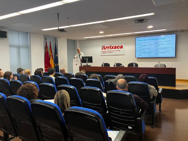 La Unidad de Esclerosis Múltiple de la Arrixaca organiza la primera escuela de familiares y cuidadores de personas con esta enfermedad