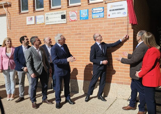 El consejero de Educación participa en el 50 aniversario del IES Luis Manzanares de Torre Pacheco