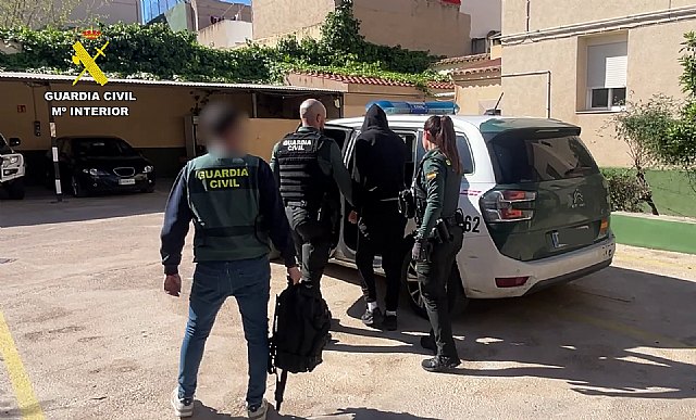 Cae un grupo criminal que utilizaba aplicaciones de citas para robar móviles y cometer estafas bancarias