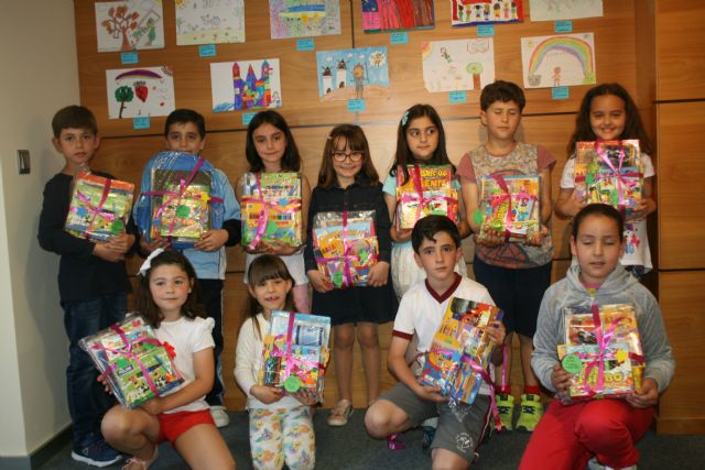 Se entregan los premios del II Concurso de Dibujo 'Pinta tu creatividad'