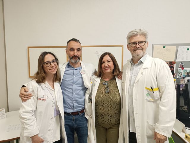 El hospital Reina Sofía realiza la primera intervención en la Región con una nueva técnica para tratar hernias complejas