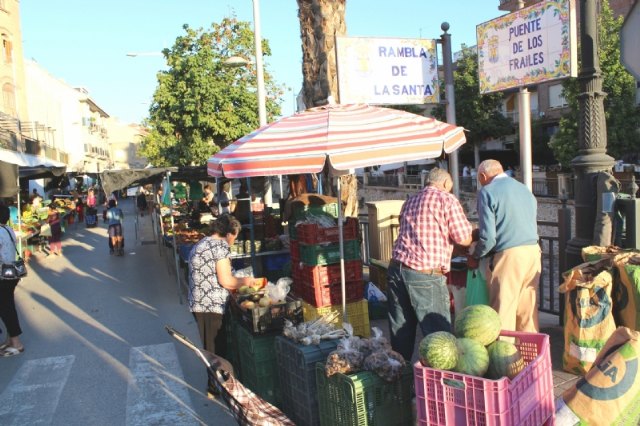 El Mercadillo Semanal se celebra mañana miércoles hasta las 12:00 horas ante la previsión de altas temperaturas previstas