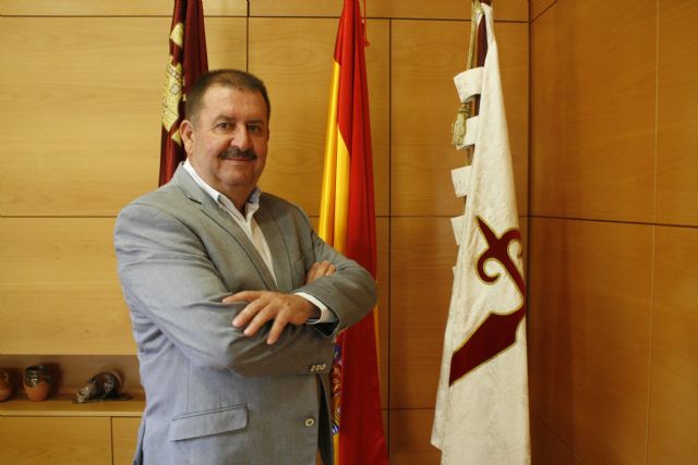 El alcalde acusa de 'deslealtad institucional' el gesto del director general de Agua por visitar las obras de renovación de la tubería del depósito de La Ñorica y no comunicarlo a esta Alcaldía ni a los responsables municipales