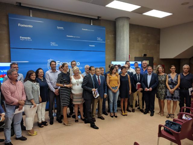 El alcalde de Totana asiste al acto de presentación de las ayudas del Plan de Vivienda 2018/21 en la Consejería de Fomento e Infraestructuras