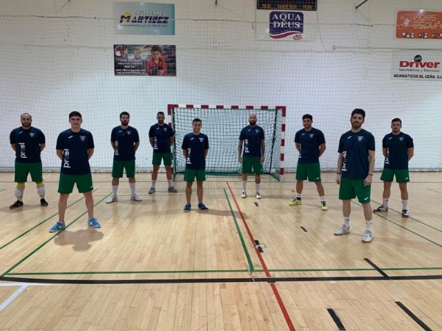 El Pabellón Municipal de Deportes 'Manolo Ibáñez' acoge desde ayer los entrenamientos de pretemporada del C.F.S. Capuchinos