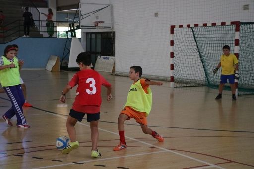 La Concejalía de Deportes pone en marcha la Fase Local de Fútbol Sala y Multideporte de 'Deporte escolar'
