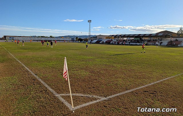 El Grupo Socialista denuncia la falta de previsión en la resiembra del Campo de fútbol Juan Cayuela