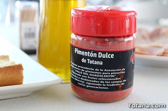 Repartirán 2000 muestras de pimentón gratis entre los asistentes al mercadillo semanal, para promocionar el uso de este producto alimenticio autóctono