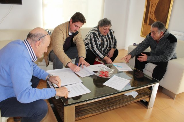 Suscriben un nuevo convenio de colaboración para destinar un solar urbano de la calle Oviedo, en el barrio de San José, a uso público como aparcamiento disuasorio