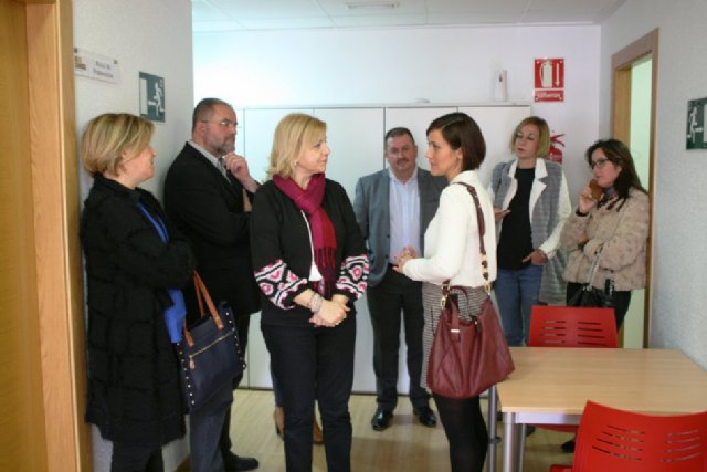 La consejera de Familia e Igualdad de Oportunidades, Violante Tomás, visitó hoy Totana