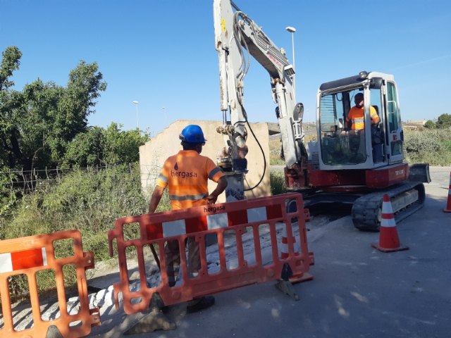 Comienzan las obras para instalar una tubería de distribución de agua potable en el Camino Los Sifones