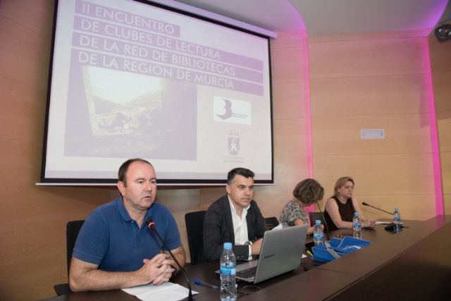 Representantes del Club de Lectura de Totana asisten al 'II Encuentro de Clubes de Lectura de la Región de Murcia'