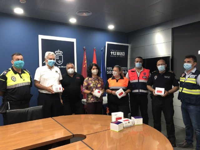 La Comunidad Autónoma reparte a la Policía Local y Protección Civil de Totana unidades de test de inmunidad para la detección de anticuerpos del COVID-19