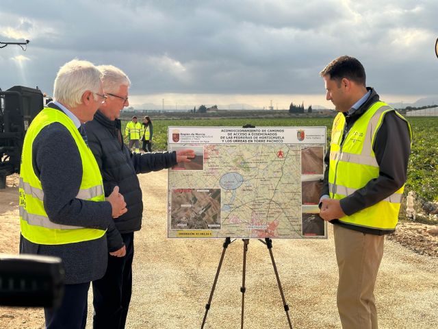 El Gobierno regional invierte 48.000 euros en la mejora de los caminos rurales de Las Pedre&ntilde;as de Hortichuela y Los Urreas en Torre Pacheco