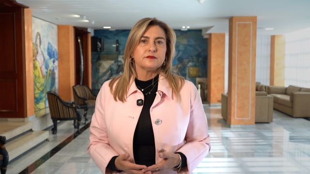 Carmina Fernández: 'El PSOE es la única alternativa frente a un PP en caída libre que acabará devorado por Vox'