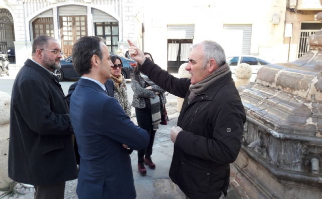 El consejero de Turismo y Cultura visita la Fuente Juan de Uzeta