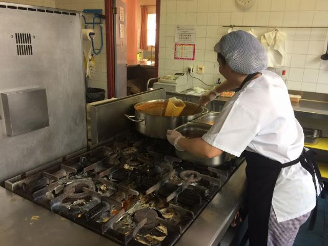 Se adjudica la gestión del servicio de comedor-catering de varios servicios públicos municipales dependientes del Ayuntamiento de Totana