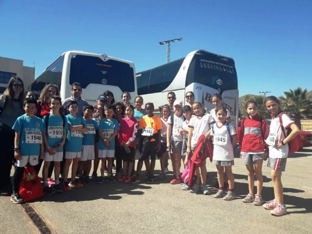 Varios escolares de Totana participan en la Final Regional de Campo a Través, en categorías alevín y benjamín