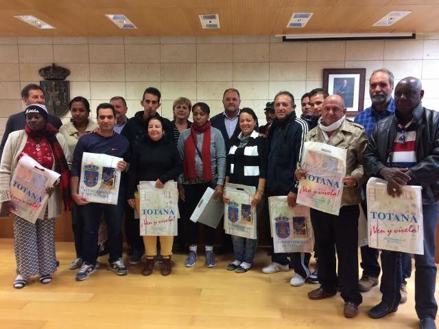 Una delegación cubana de distintos sectores profesionales visita Totana