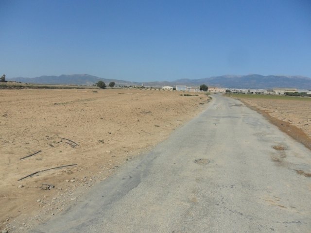 Adjudican las obras de rehabilitación y pavimentación del Camino de la Ceña de Juan Teresa, en el tramo desde el Camino de Reguerón a Paretones y la RM-315