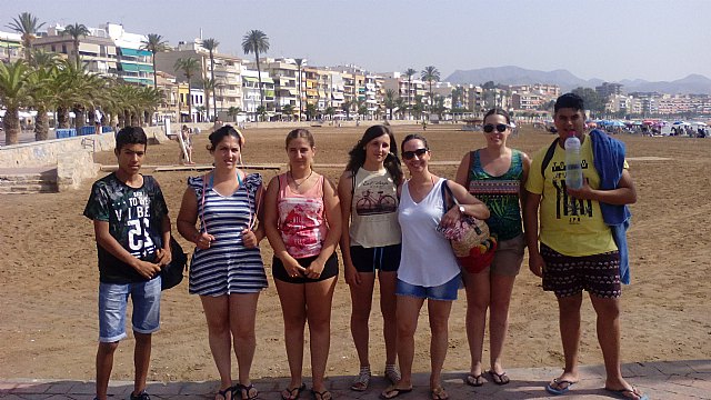 Los jóvenes del 'Proyecto Labor 2.0: garantía juvenil' realizan una nueva actividad grupal, en la zona costera de Mazarrón
