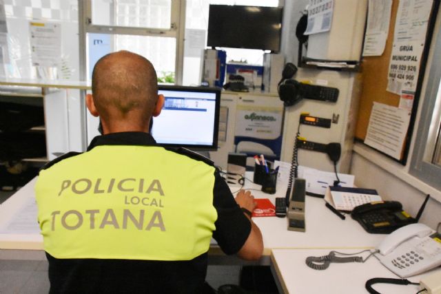 La Policía Local consigue devolver a sus dueños más de 120 objetos perdidos durante el primer semestre de este año