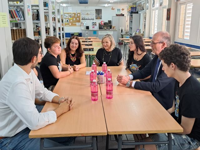 30 institutos podrán participar este curso en el programa de tutorización entre alumnos Referen-T