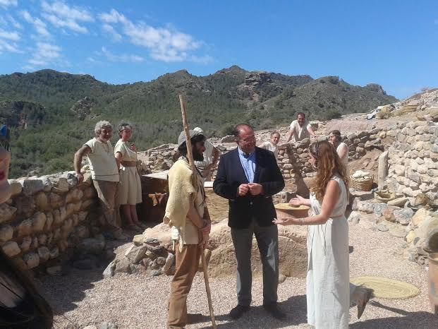 El Ayuntamiento de Totana y la Universidad Autónoma de Barcelona (UAB) renovarán el convenio de colaboración sobre el Yacimiento Argárico de La Bastida