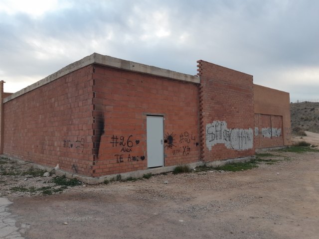 Acuerdan iniciar los trámites pertinentes para la puesta en valor del edificio municipal abandonado en la zona anexa al Jardín de San José