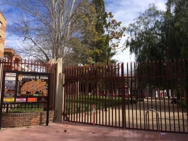 Se cierra el parque municipal 'Marcos Ortiz' mañana viernes para evitar accidentes como consecuencia de los efectos del fuerte viento