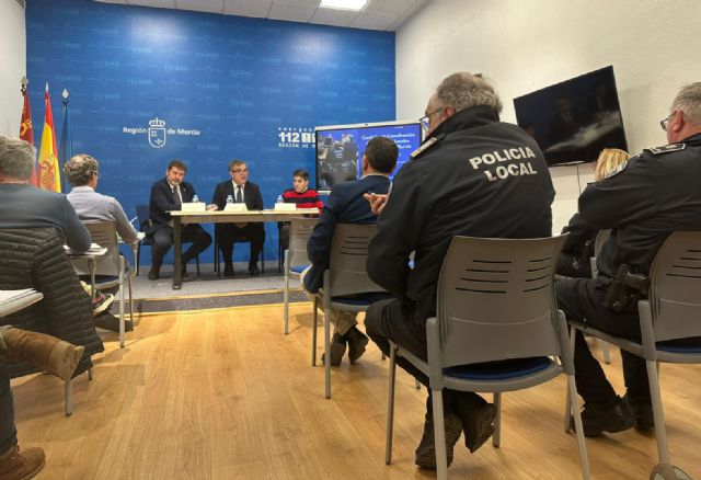 El proyecto de decreto por el que se creará el carnet profesional y registro de policías locales, se aprueba sin enmiendas en el Consejo de Cooperación Local