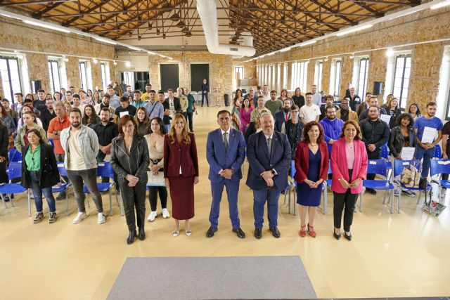 92 jóvenes desempleados de Murcia se acreditan para trabajar en construcción, hostelería y gestión de recursos urbanos e industriales