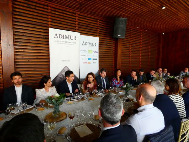 'El futuro de la movilidad pasa por la electrificación, la sostenibilidad y por la integración de la oferta de servicios': Anabel Díaz (Uber)