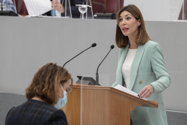 Ruiz Jódar: 'El servicio de ambulancias se está cumpliendo e introduciendo mejoras para ofrecer el mejor servicio a los usuarios'
