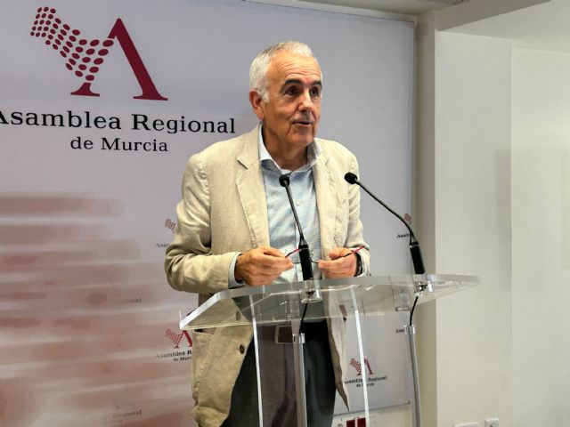 Alfonso Martínez: 'La Comunidad compró por 401 millones de euros un aeropuerto que cuesta 143, que expliquen qué ha pasado con el resto del dinero'