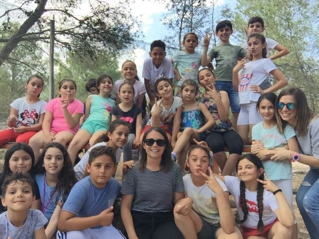 Fiesta de bienvenida al verano del programa de acompañamiento a menores y familias que desarrolla 'El Candil'