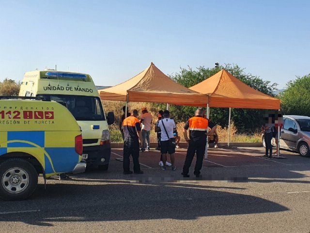 Protección Civil apoya logísticamente, en el Centro de Salud Totana Sur, donde se ha instalado un Punto COVID19 para realizar pruebas PCR a los clientes del local cerrado