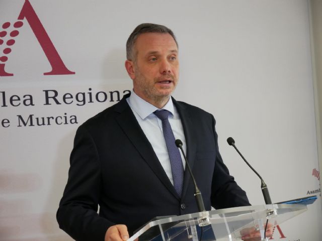 El PP subraya que 'mientras López Miras alcanza un acuerdo histórico con los bomberos forestales, Lucas desprecia a la Policía Nacional y la Guardia Civil en la Región'