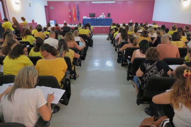 La Comunidad activa los llamamientos para cubrir más de 800 puestos de apoyo al curso escolar 2026-2027
