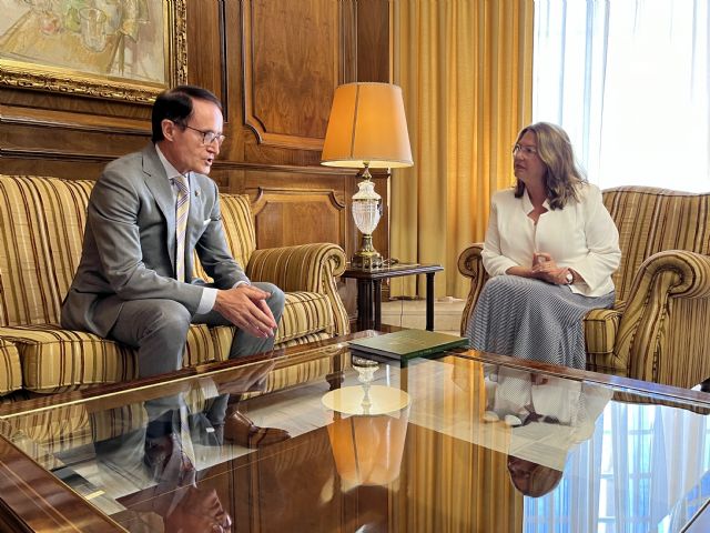 El Fiscal Superior de la Región de Murcia presenta la Memoria de la Fiscalía 2022 a los grupos parlamentarios de la Cámara