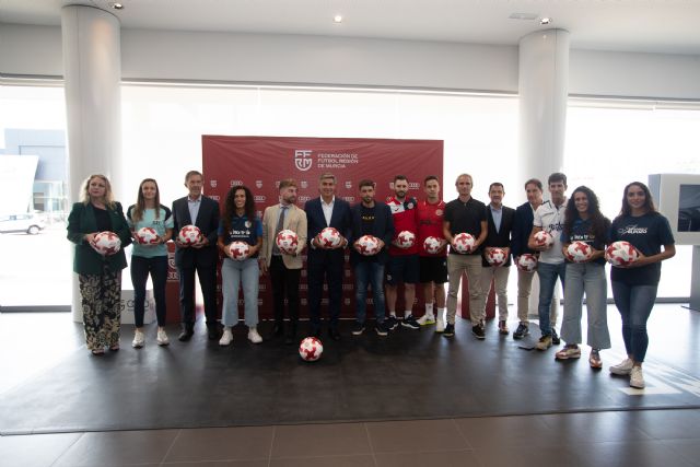 Presentado el nuevo balón de fútbol y fútbol sala para la temporada 23/24