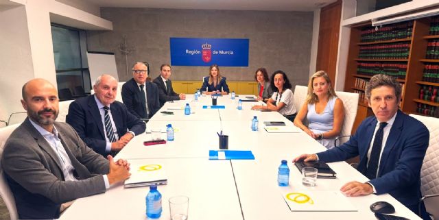 La Comunidad amplía en 14 millones las líneas del Icref para autónomos, empresas y sector agroalimentario