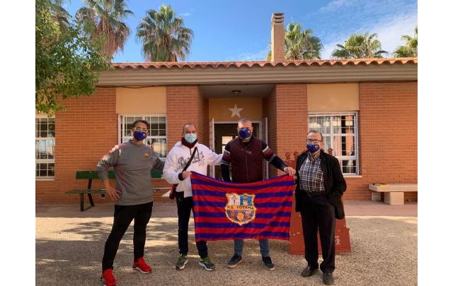 La Peña Barcelonista de Totana visita en Centro de Personas con Discapacidad Intelectual José Moya Trilla