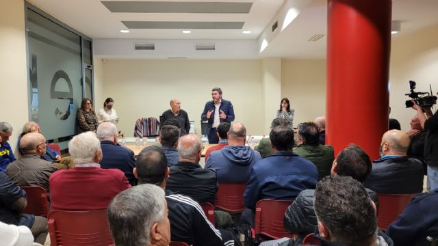 El consejero de Agricultura destaca el compromiso del Gobierno regional con el sector del pimentón