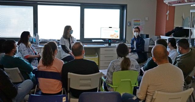 La Arrixaca impulsa una escuela para acompa&ntilde;ar a las familias tras el alta de sus bebés