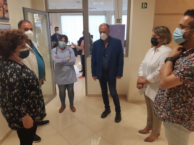 Autoridades locales asisten al acto de inauguración del nuevo Centro de la Fundación Cepaim Convivencia y Cohesión Social, en el barrio de Triptolemos